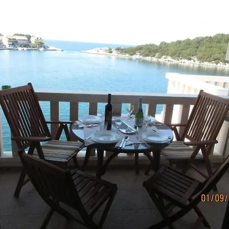 Апартаменты President - One Bedroom With Terrace And Sea View 5 Lastovo